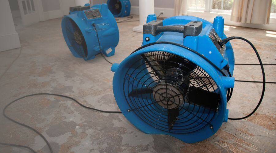 Why choose water damage restoration service for emergency flood repair in Paso Robles